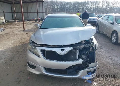 2011 Toyota Camry Se z USA, uszkodzony, nr VIN 4T1BF3EK5BU194051